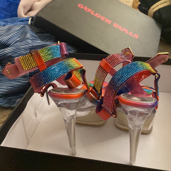 Golden Bulls Platform Heels - Picture 9 of 10